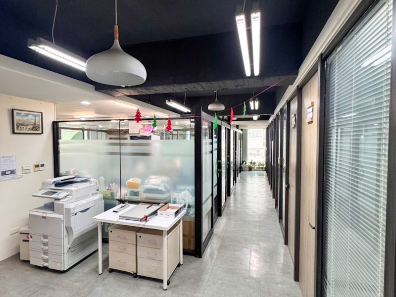 事物機及辦公室